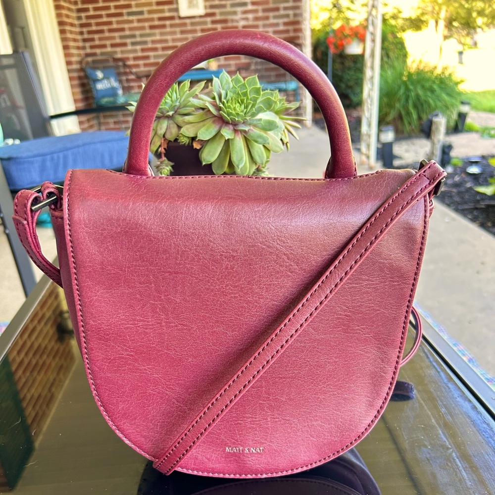 Matt & Nat Vegan Crossbody bag - EUC
